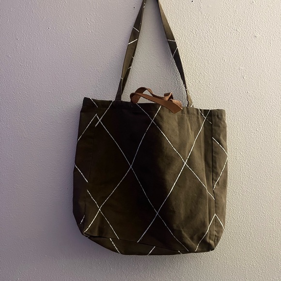 FEED Olive Green Tote Bag with Patterned Design - Picture 2 of 5